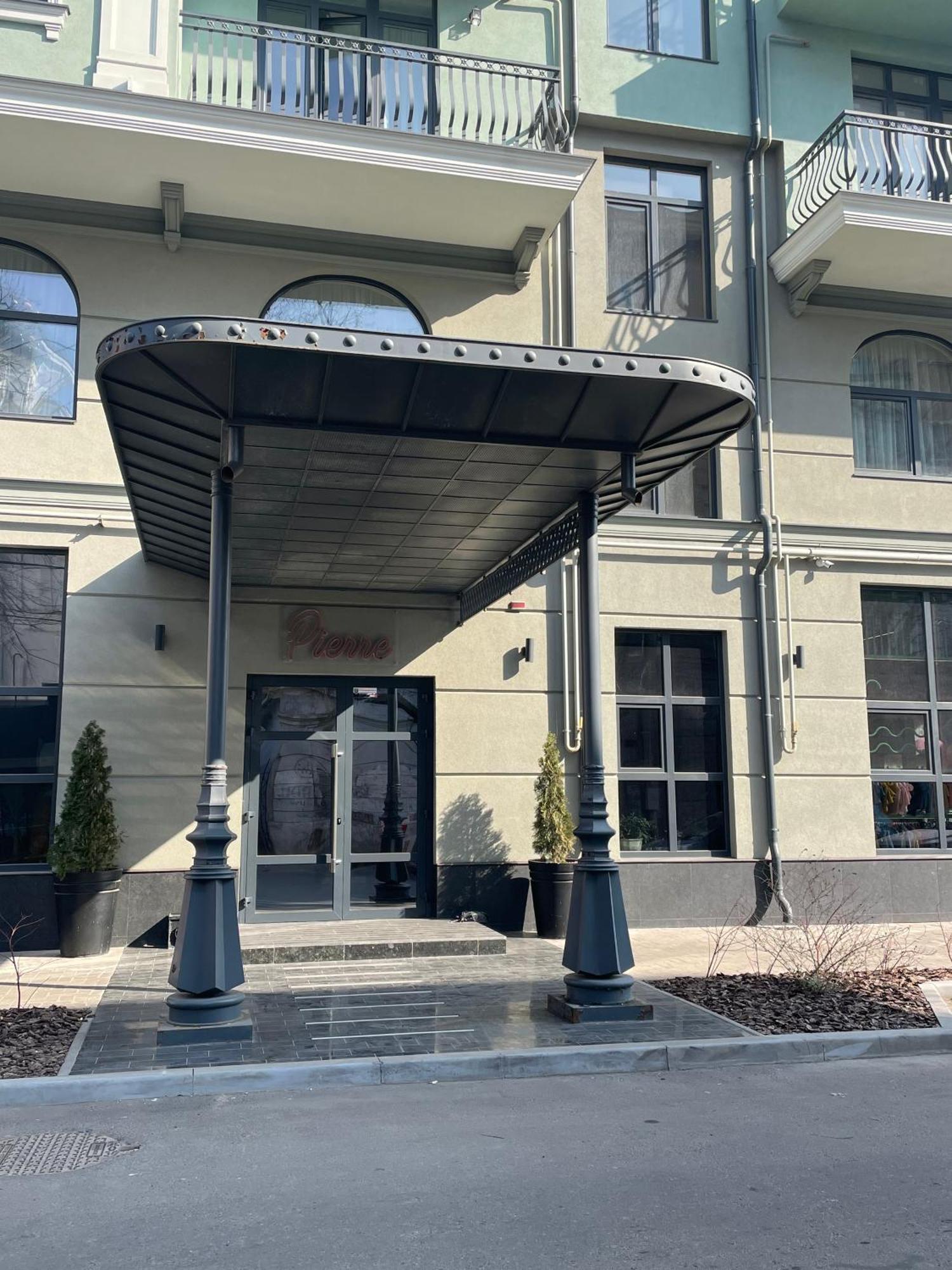 Pierre Apartments Одесса Экстерьер фото